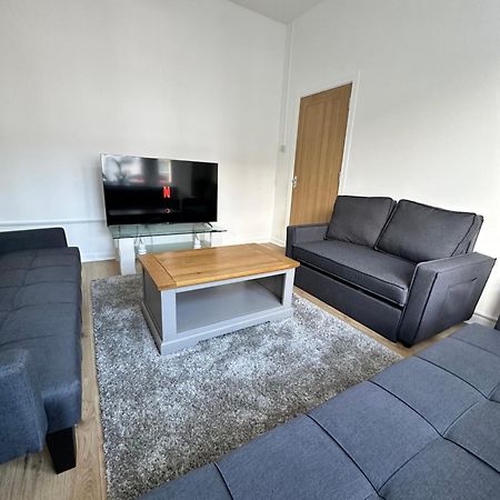 Champs Place Кардифф Экстерьер фото